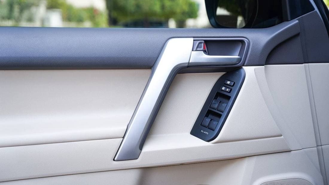2020 Toyota Prado VXR thumbnail 5