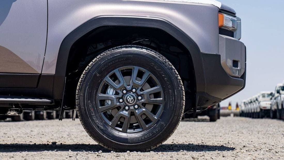 2025 Toyota Prado TXL3 thumbnail 3