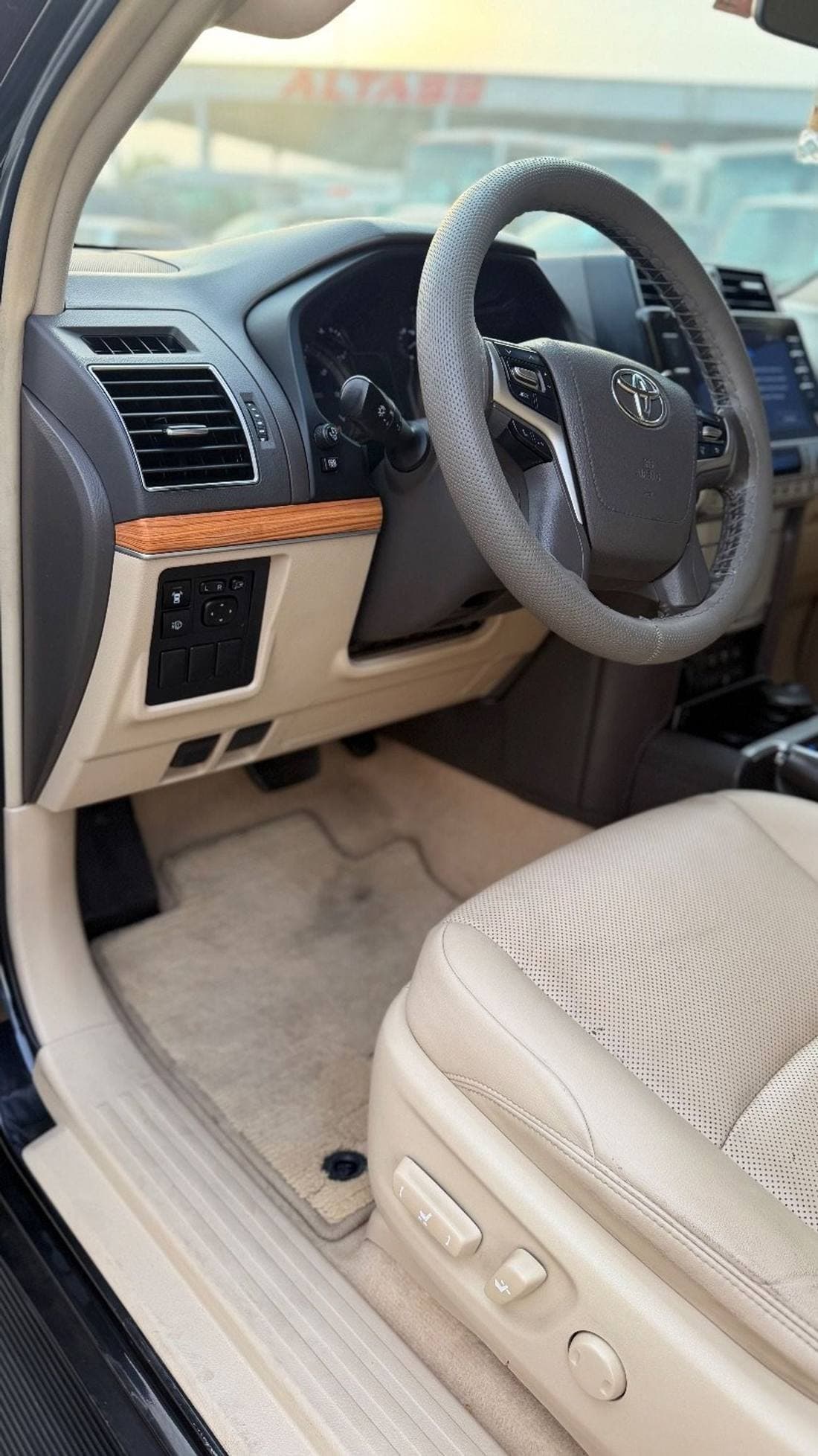 2020 Toyota Prado VXR thumbnail 8