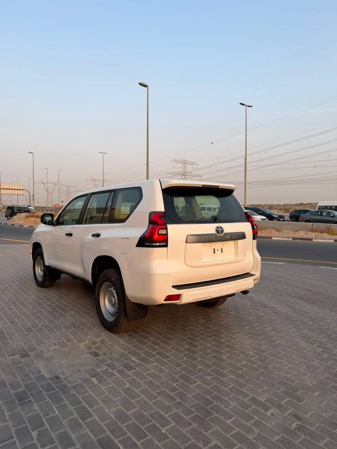 2023 Toyota Prado TX L thumbnail 5