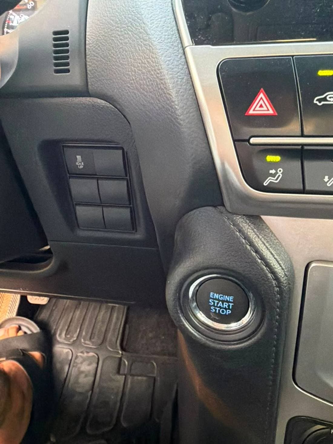 2023 Toyota Prado TX L thumbnail 7