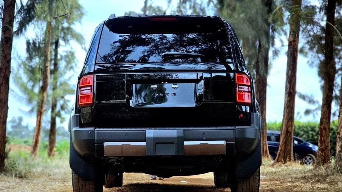 2024 Toyota Prado TXR thumbnail 3