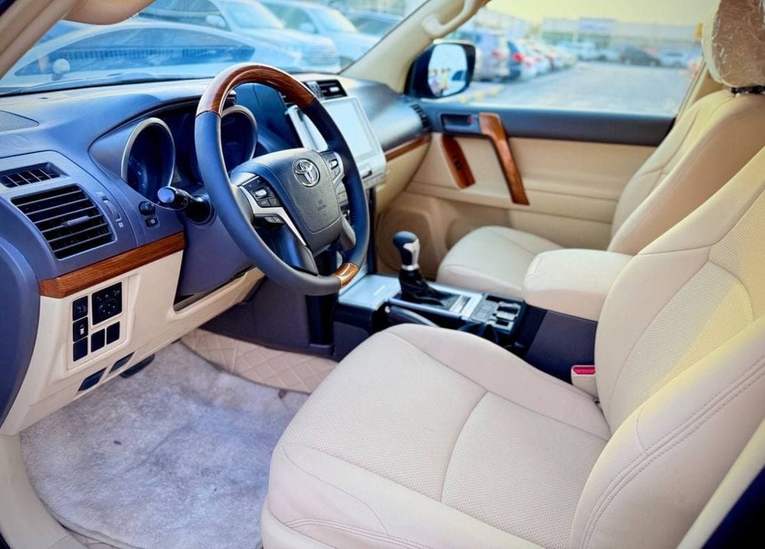 2016 Toyota Prado VXR thumbnail 6