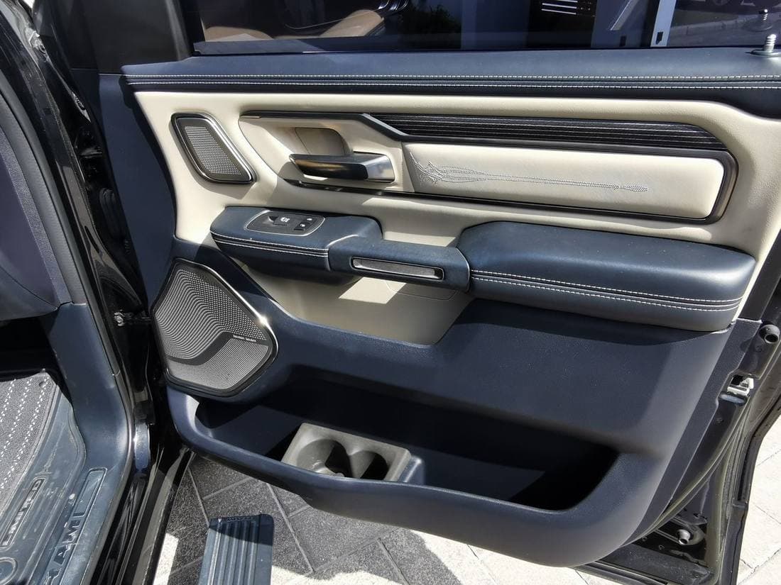 2020 RAM 1500 LIMITED thumbnail 8