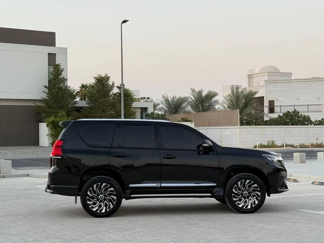 2020 Toyota Prado TX L thumbnail 4
