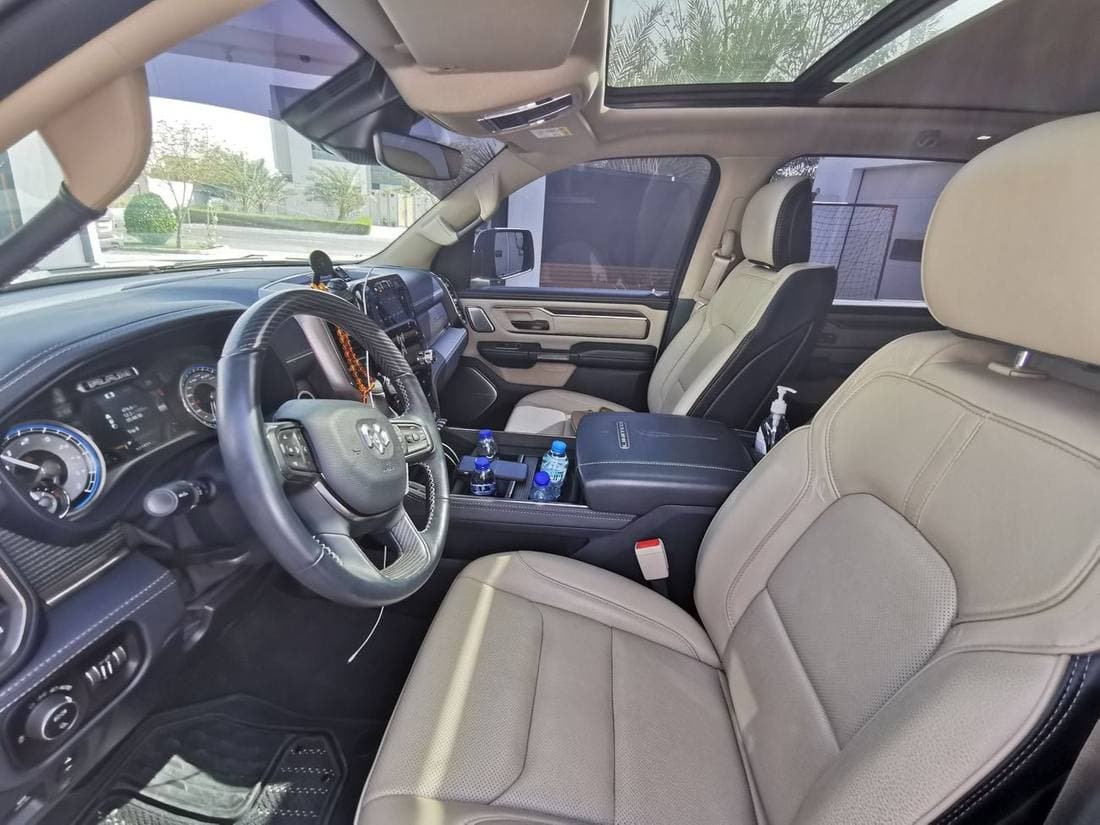 2020 RAM 1500 LIMITED thumbnail 4
