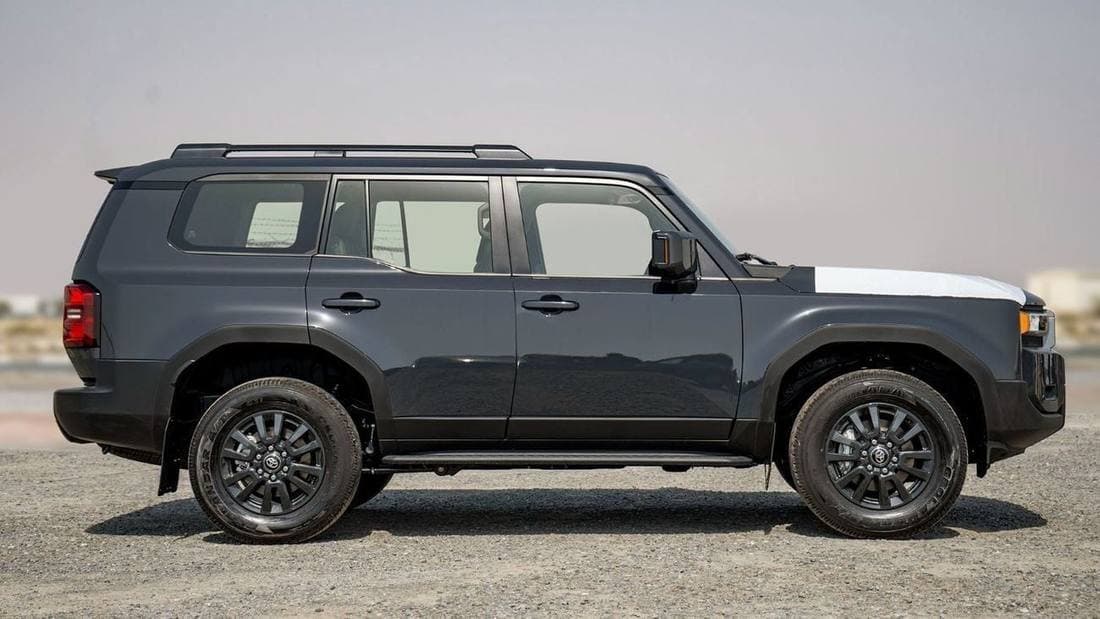 2025 Toyota Prado GXR thumbnail 2