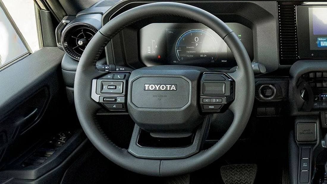 2025 Toyota Prado GXR thumbnail 8