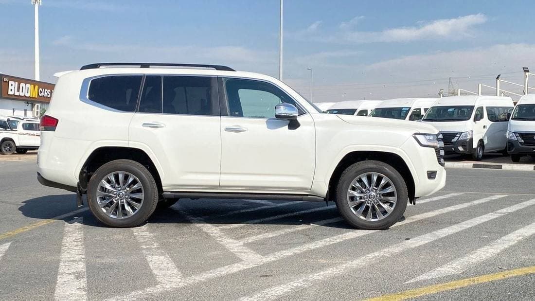 2026 Toyota Land Cruiser VX thumbnail 3