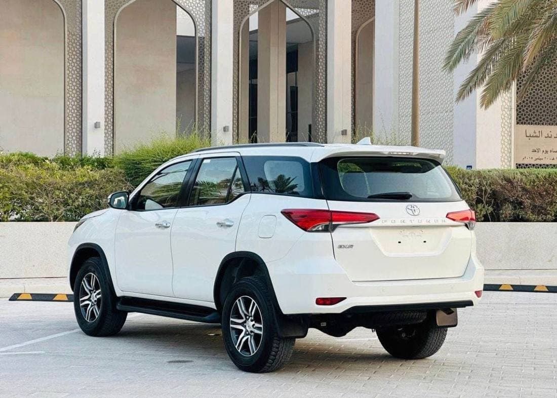 2022 Toyota Fortuner EXR thumbnail 4