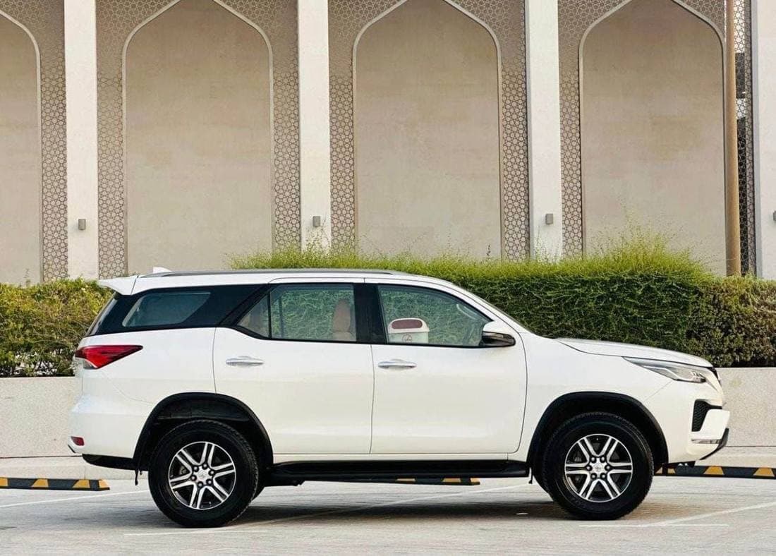 2022 Toyota Fortuner EXR thumbnail 5