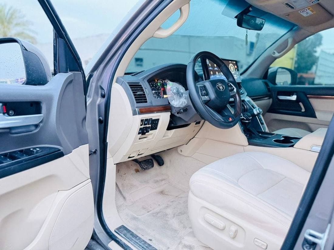 2019 Toyota Land Cruiser GXR thumbnail 7