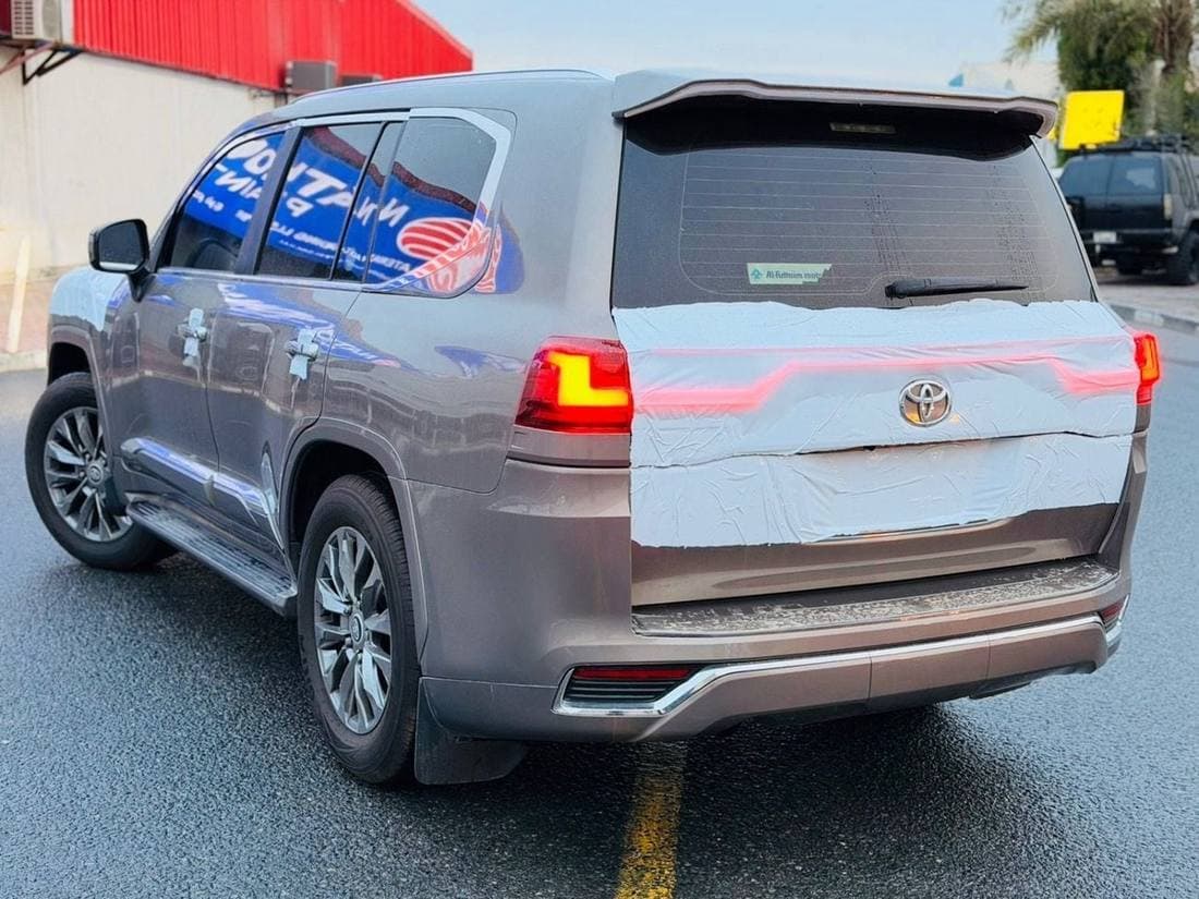 2019 Toyota Land Cruiser GXR thumbnail 4