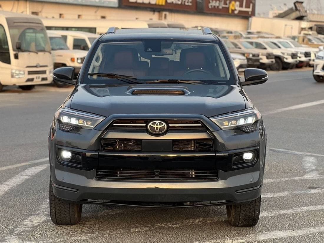 2024 Toyota 4Runner thumbnail 2