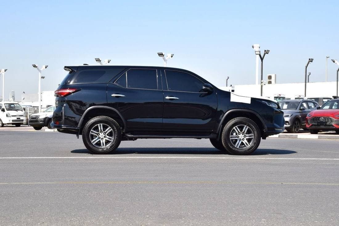 2026 Toyota Fortuner EXR thumbnail 4