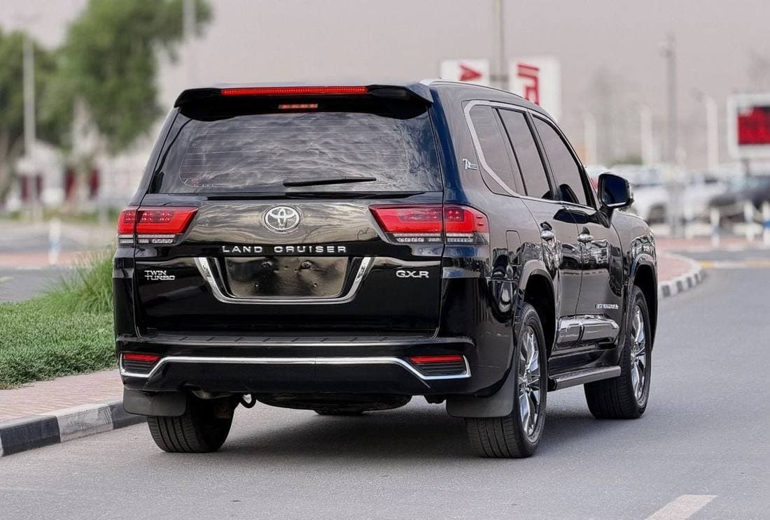 2019 Toyota Land Cruiser GXR thumbnail 4