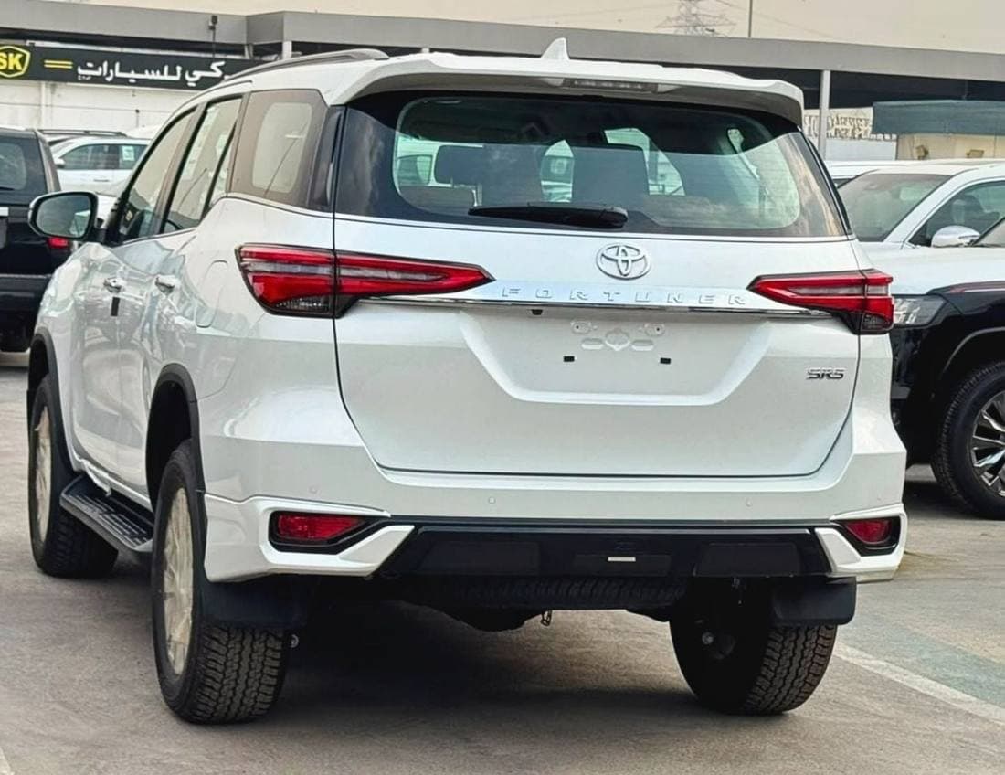 2026 Toyota Fortuner SR5 thumbnail 4