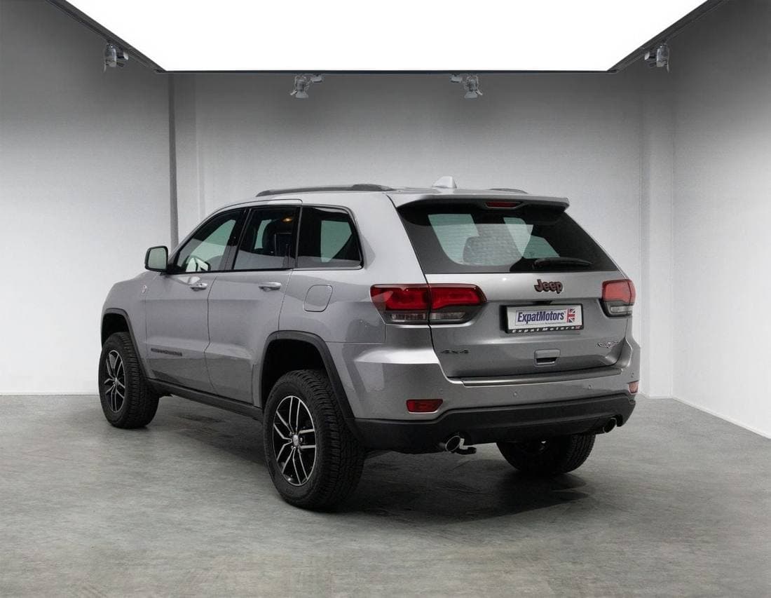 2017 Jeep Grand Cherokee TRAILHAWK thumbnail 3