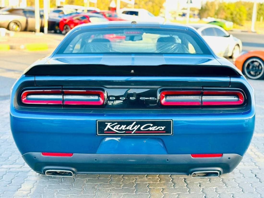 2021 Dodge Challenger SXT thumbnail 6