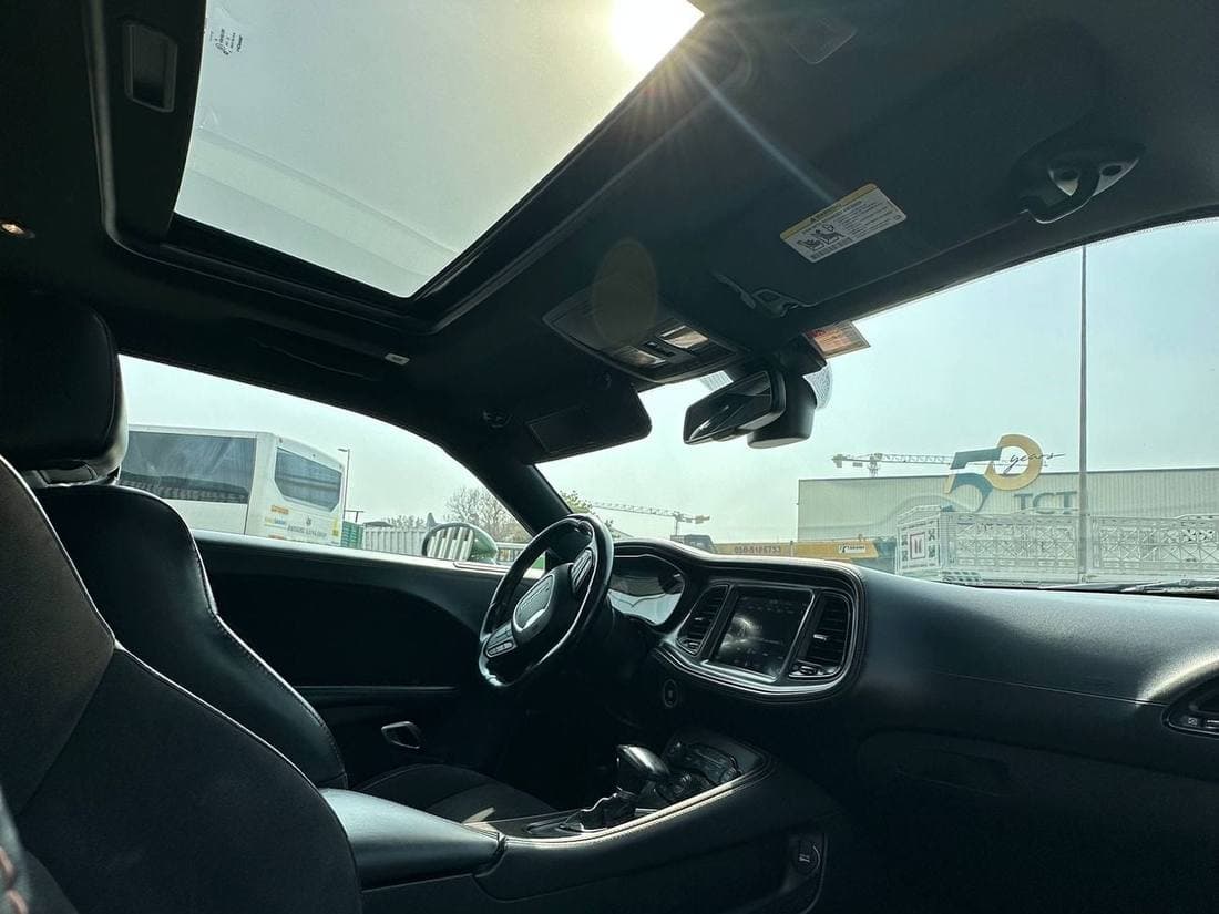 2020 Dodge Challenger SXT thumbnail 3