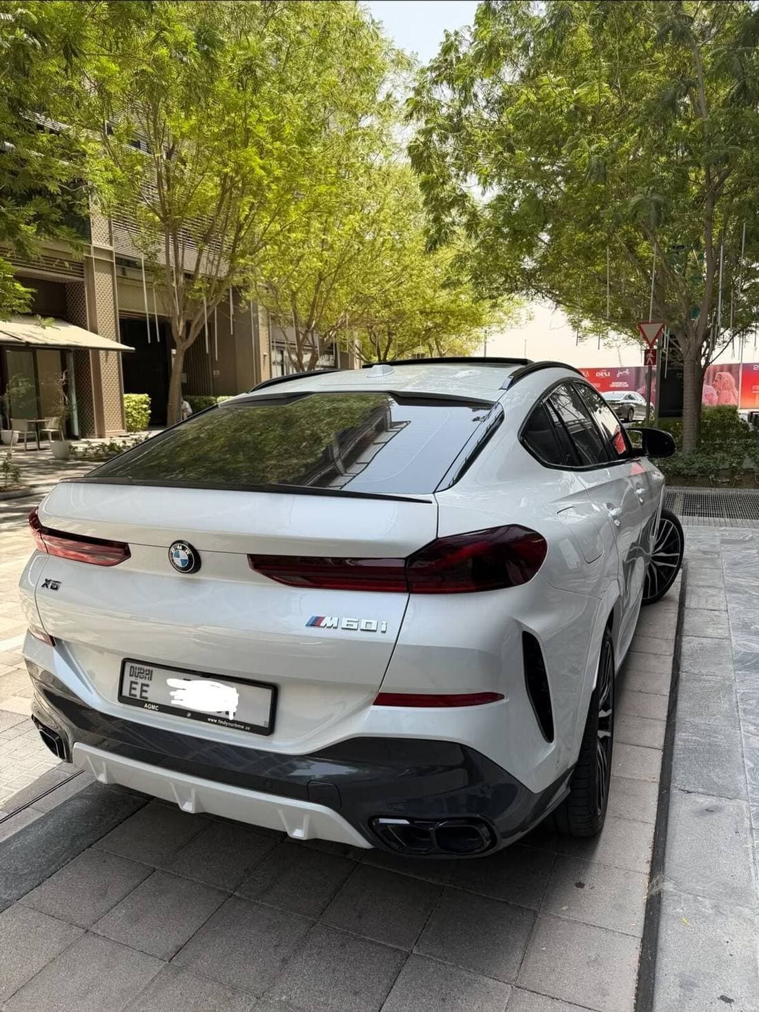2025 BMW X6 M60i LUXURY thumbnail 3