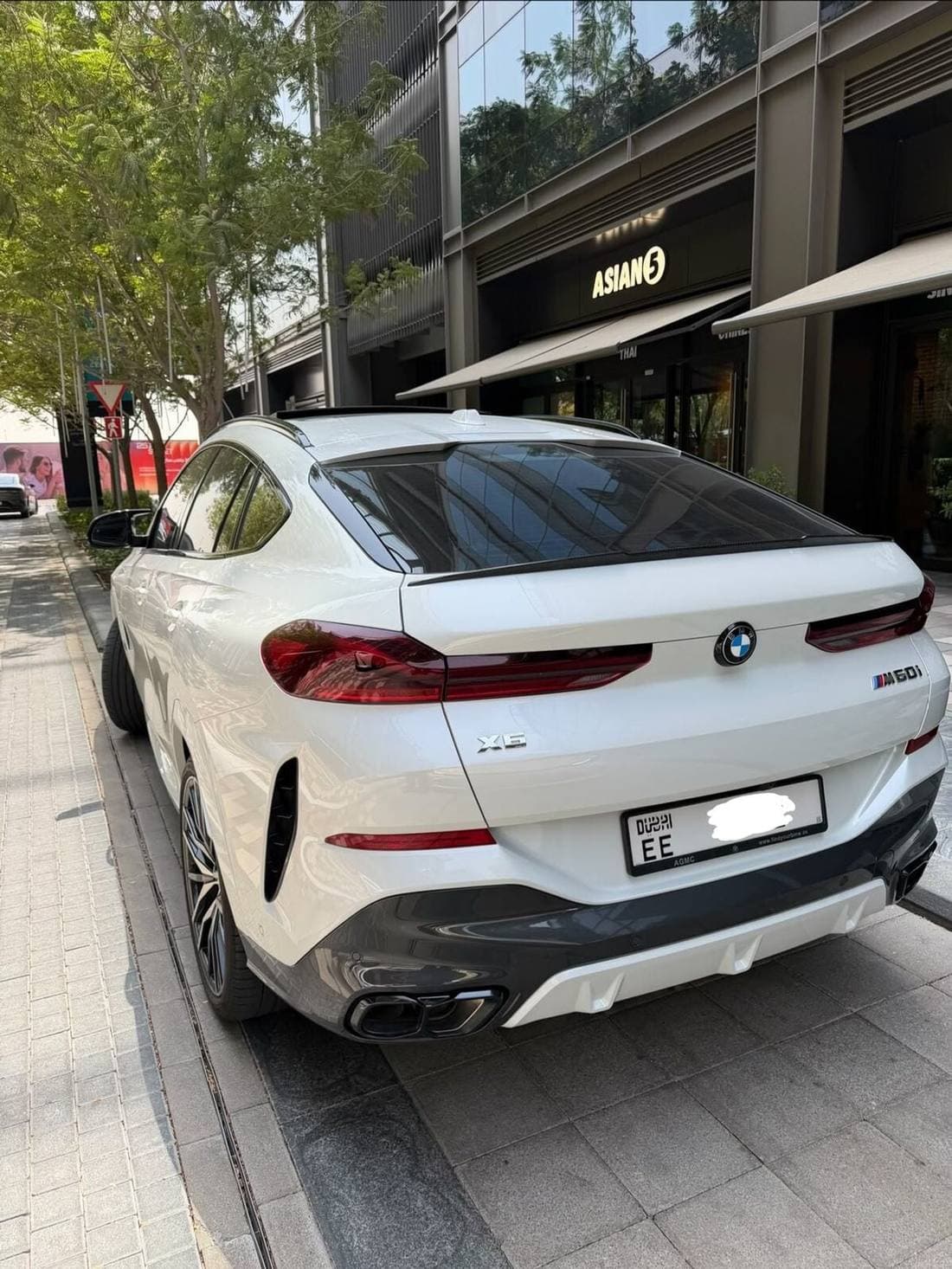 2025 BMW X6 M60i LUXURY thumbnail 4
