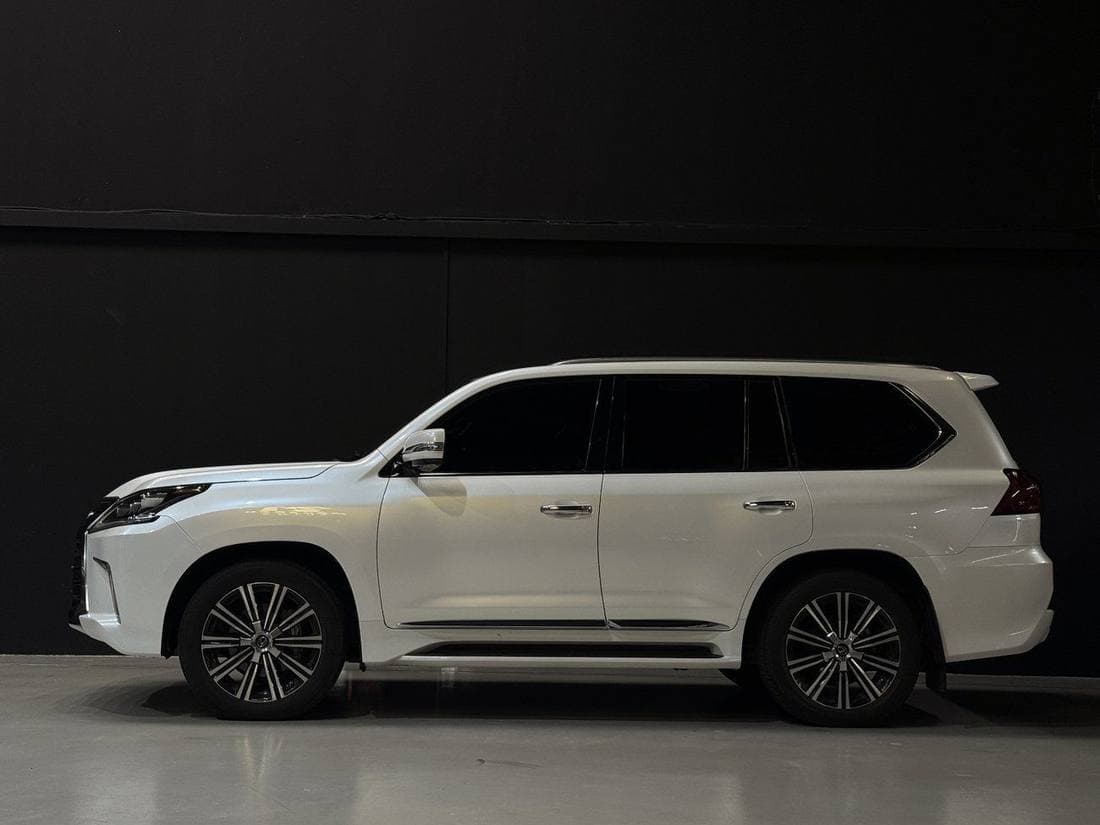 2020 Lexus LX570 PRESTIGE thumbnail 6