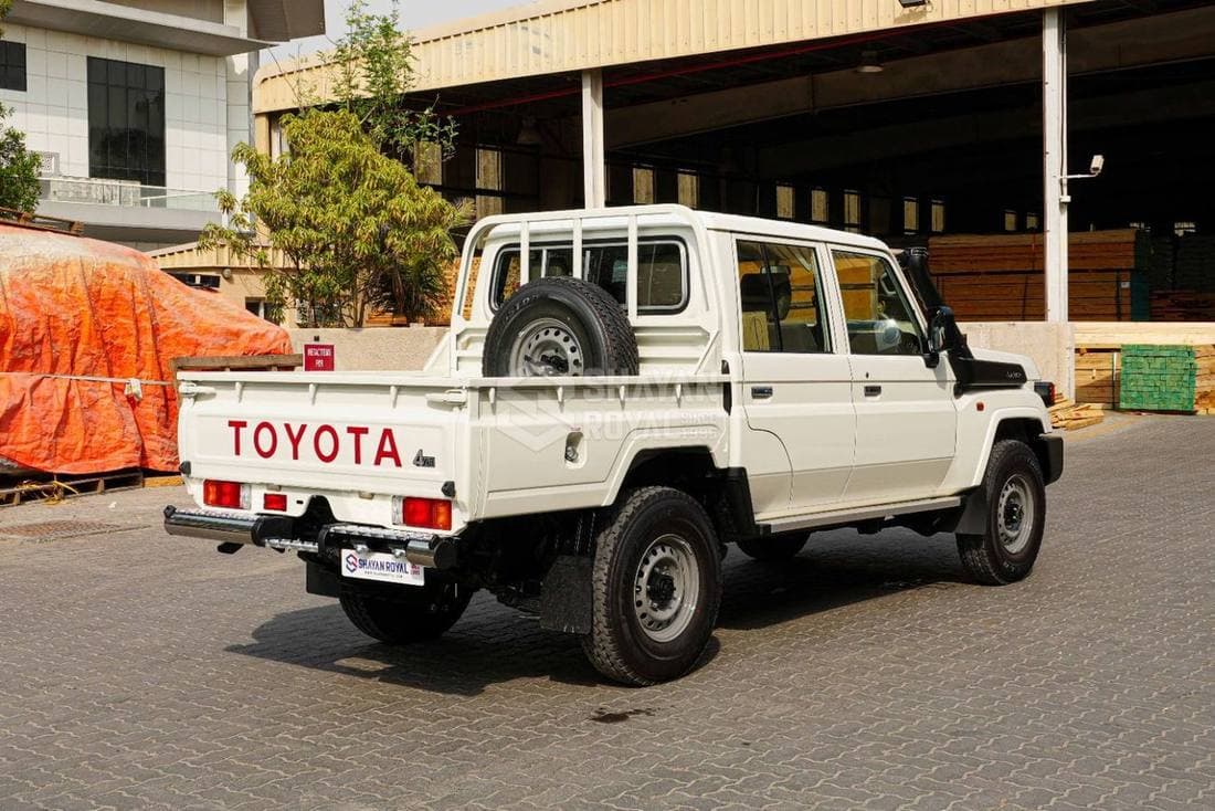 2026 Toyota Land Cruiser Pick Up LC79 thumbnail 8