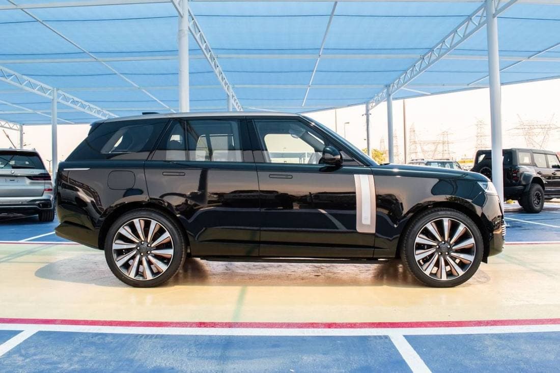 2026 Land Rover Range Rover SV LWB P615 thumbnail 5