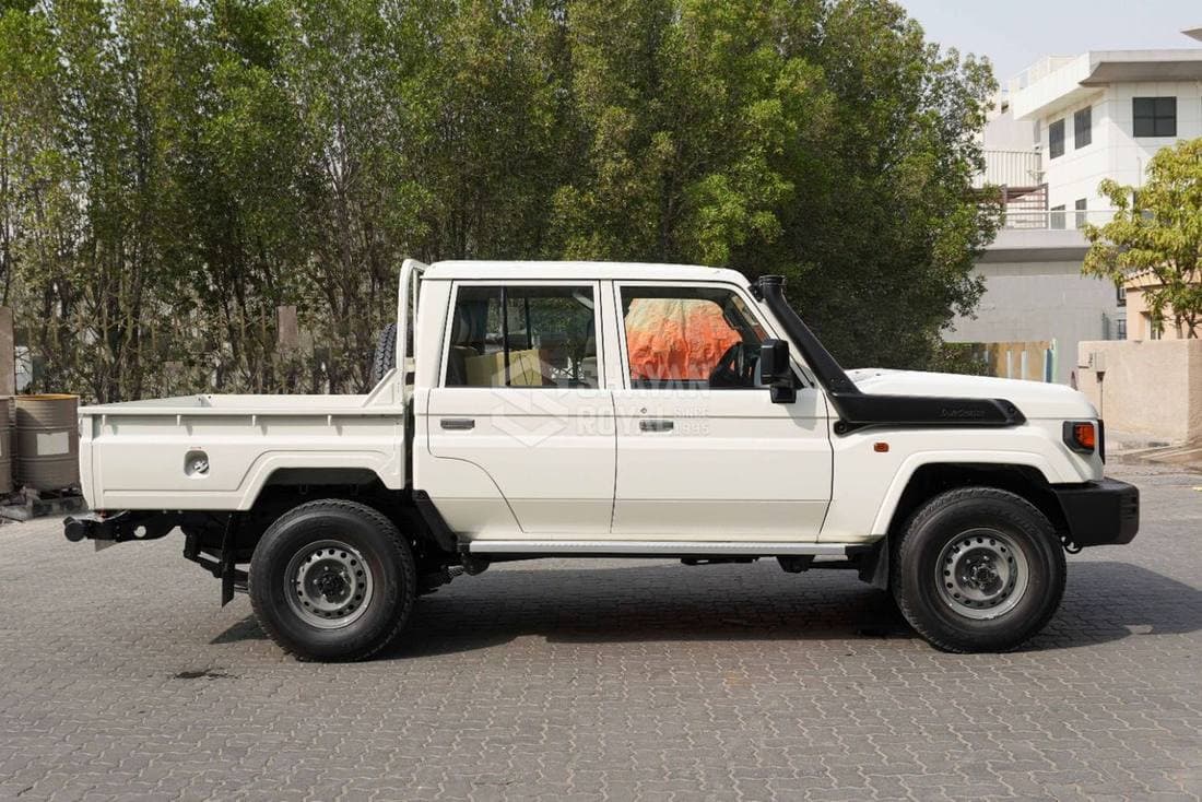 2026 Toyota Land Cruiser Pick Up LC79 thumbnail 4