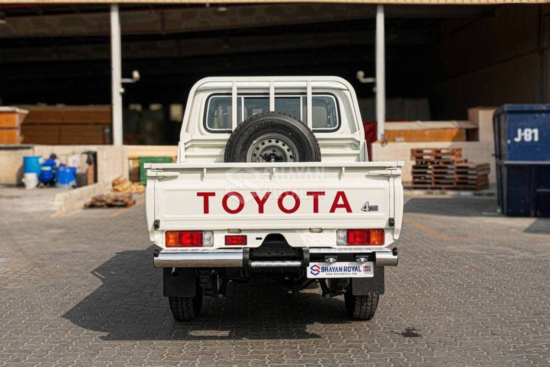 2026 Toyota Land Cruiser Pick Up LC79 thumbnail 6