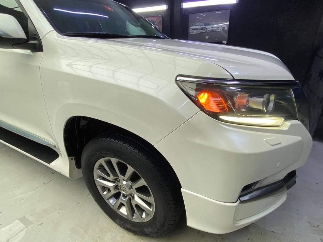 2020 Toyota Prado VXR thumbnail 4