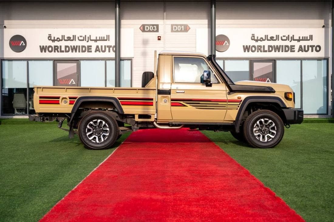 2025 Toyota Land Cruiser Pick Up Z1 thumbnail 2