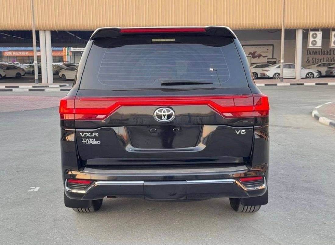 2016 Toyota Land Cruiser GXR thumbnail 6