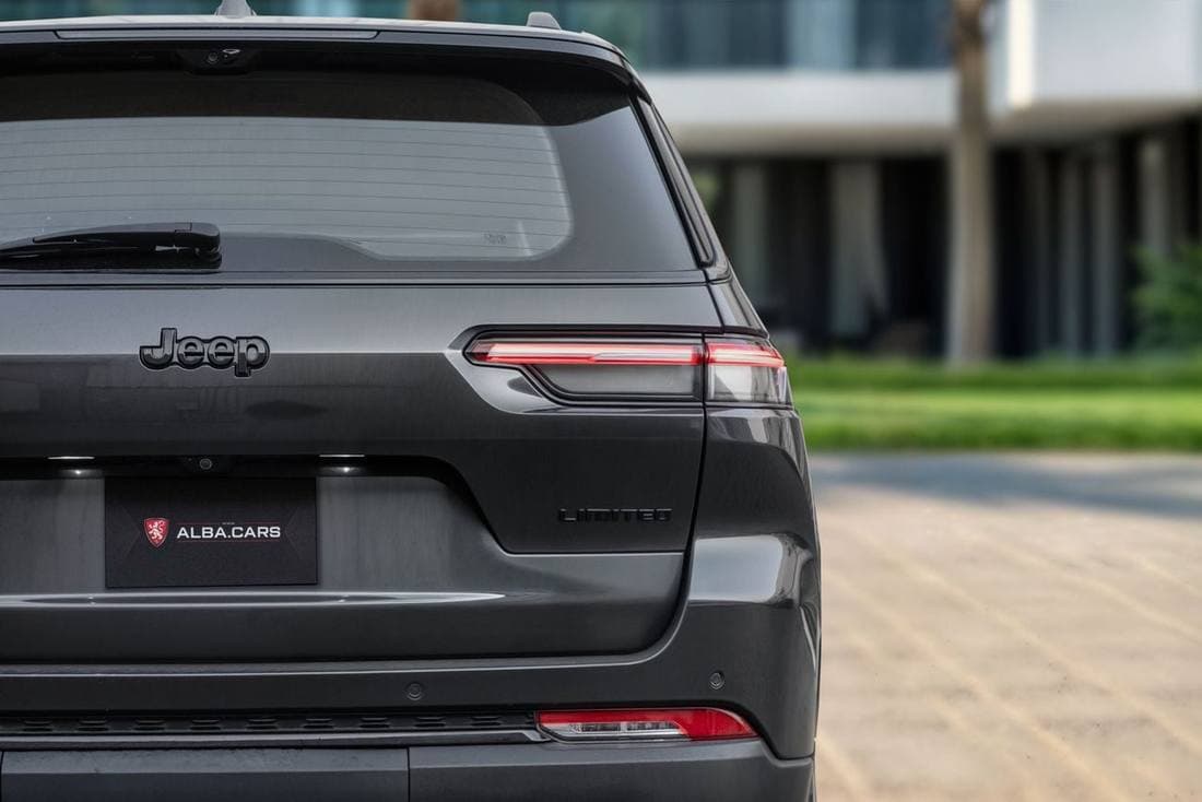 2022 Jeep Grand Cherokee LIMITED thumbnail 6