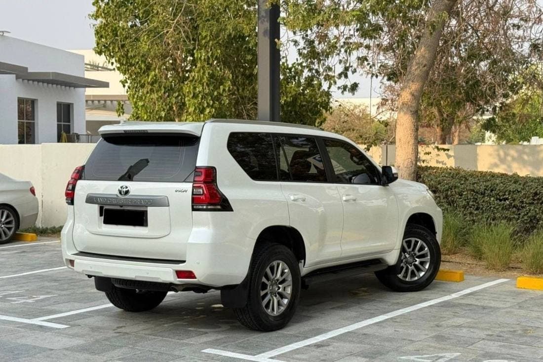 2020 Toyota Prado VXR thumbnail 3