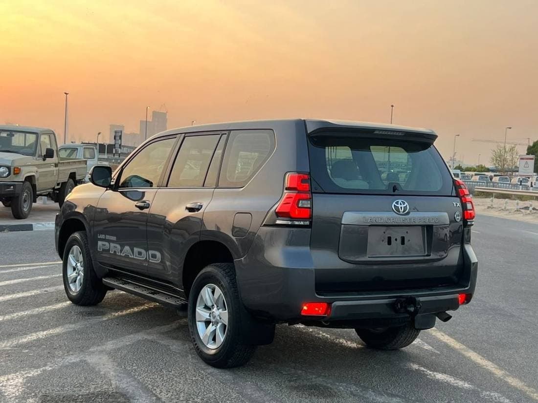 2022 Toyota Prado TX L thumbnail 4