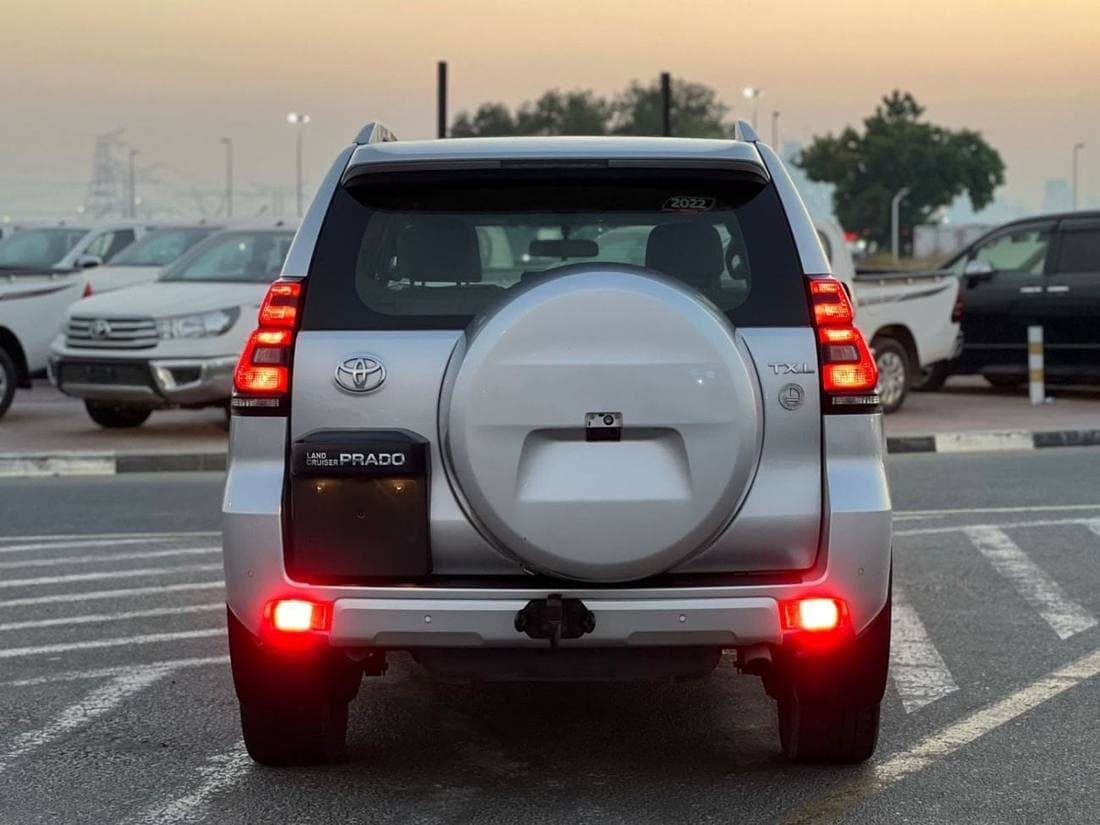 2022 Toyota Prado thumbnail 6