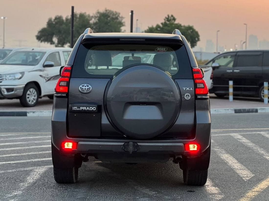 2022 Toyota Prado thumbnail 6