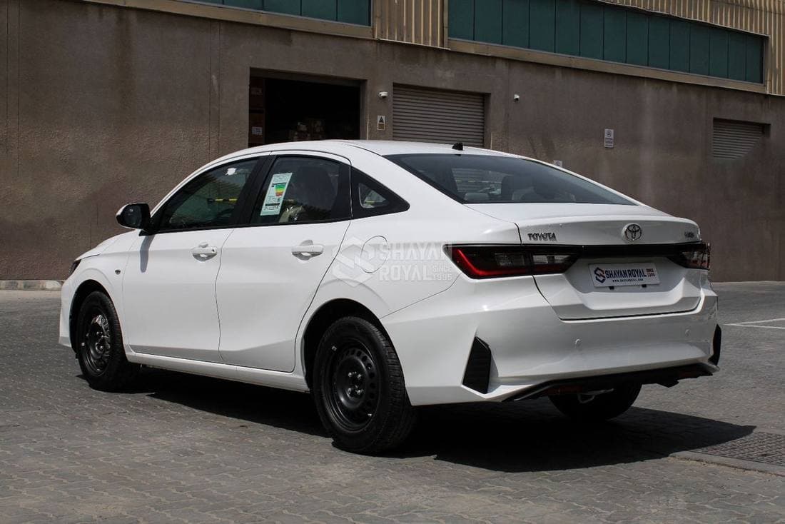 2026 Toyota Yaris E thumbnail 6