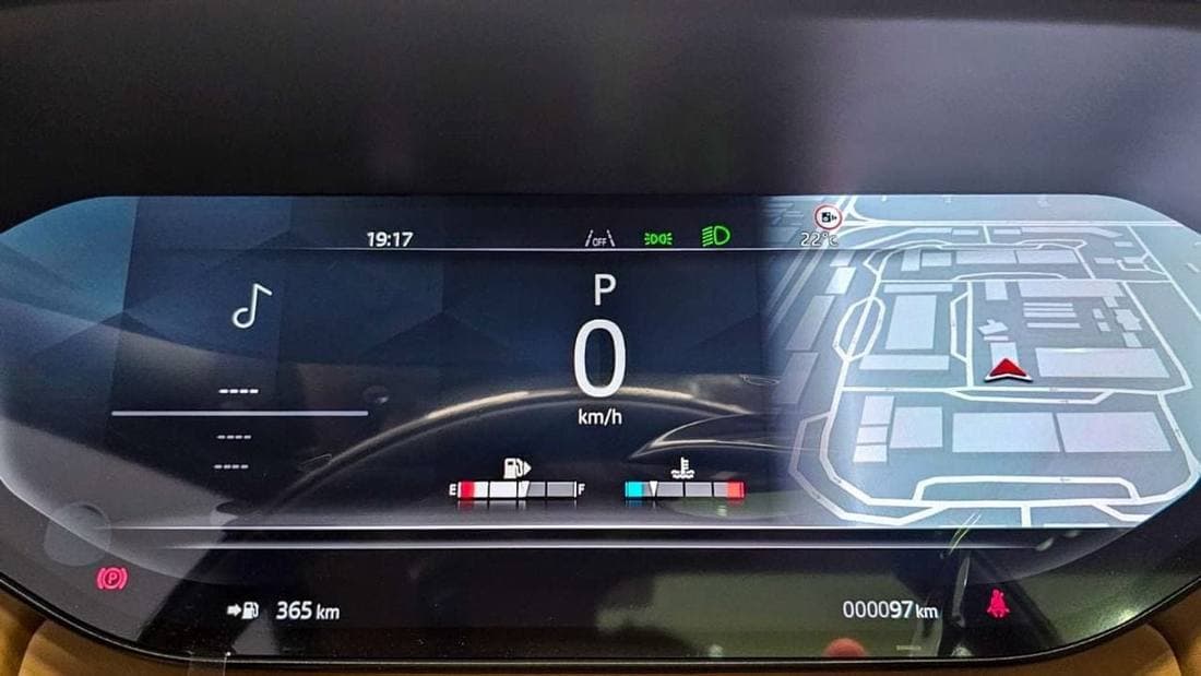 2026 Land Rover Range Rover HSE P400 thumbnail 5