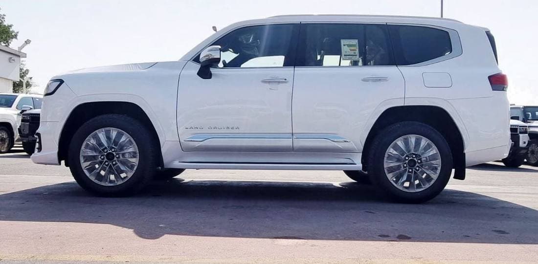 2026 Toyota Land Cruiser VXR thumbnail 5