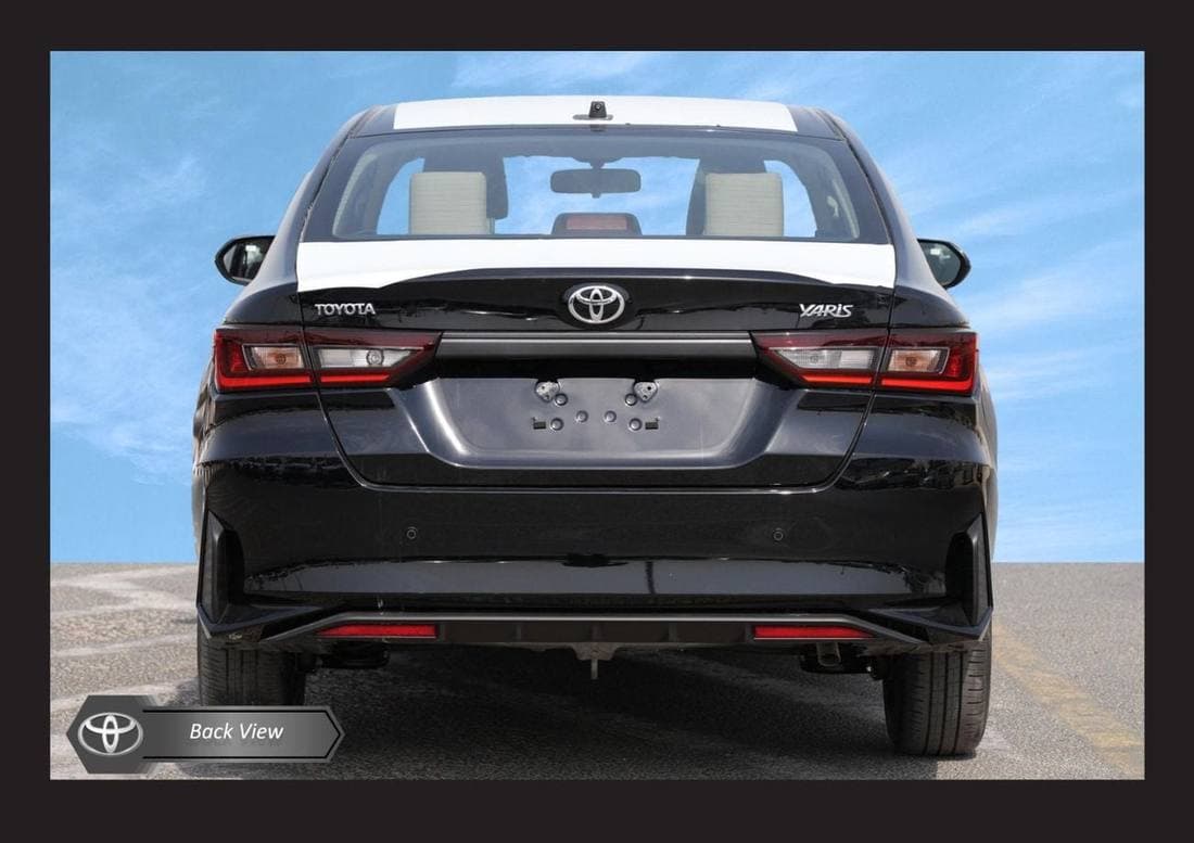 2026 Toyota Yaris E thumbnail 3