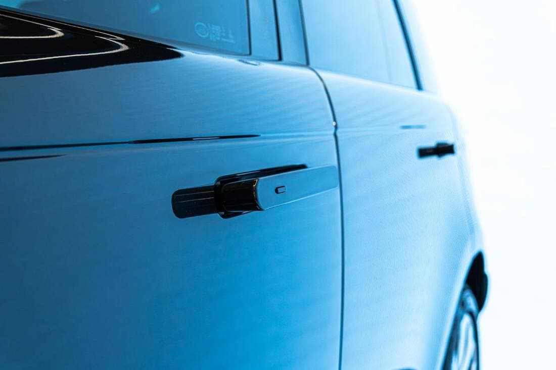 2023 Land Rover Range Rover AUTOBIOGRAPHY P530 thumbnail 7
