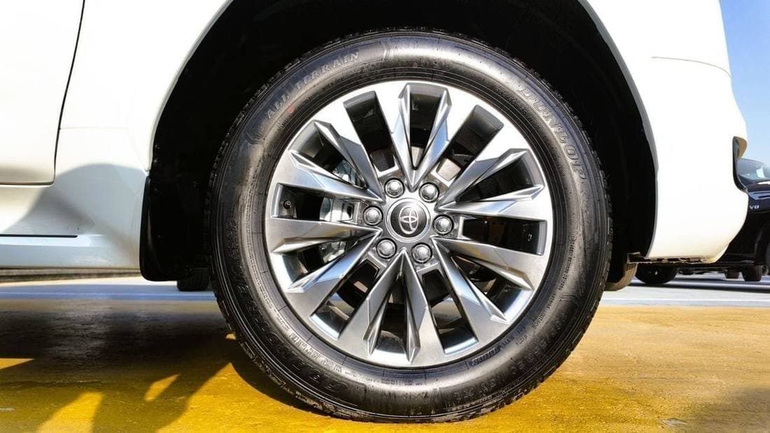 2026 Toyota Land Cruiser GXR thumbnail 6