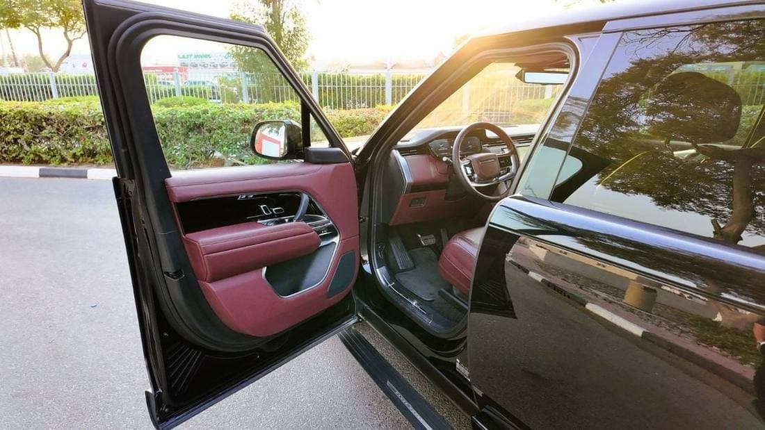 2023 Land Rover Range Rover AUTOBIOGRAPHY P530 thumbnail 7