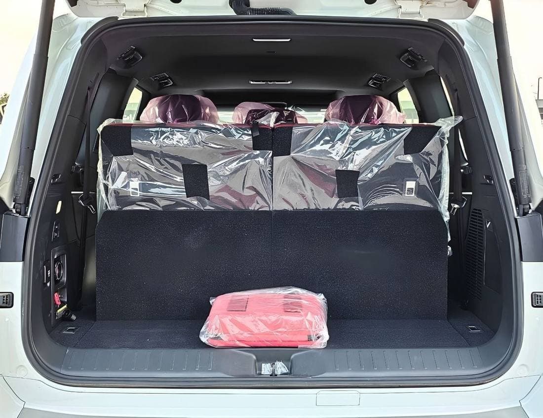 2026 Toyota Land Cruiser VXR thumbnail 8