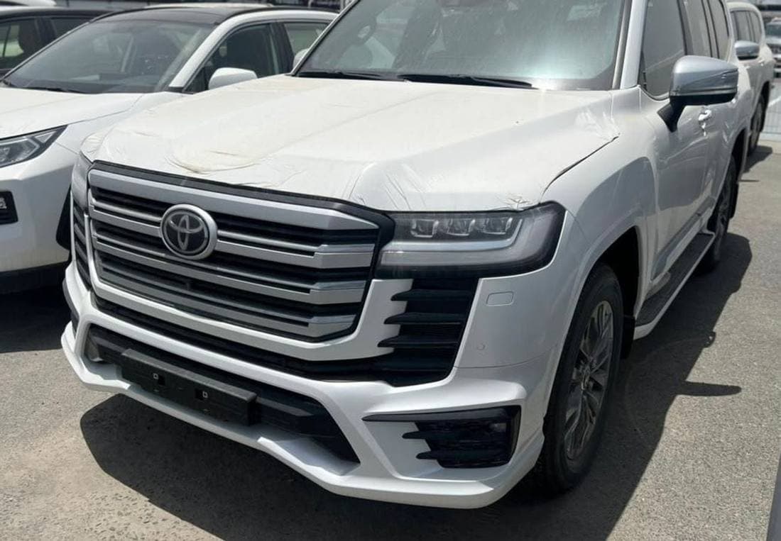 2024 Toyota Land Cruiser VXR thumbnail 2