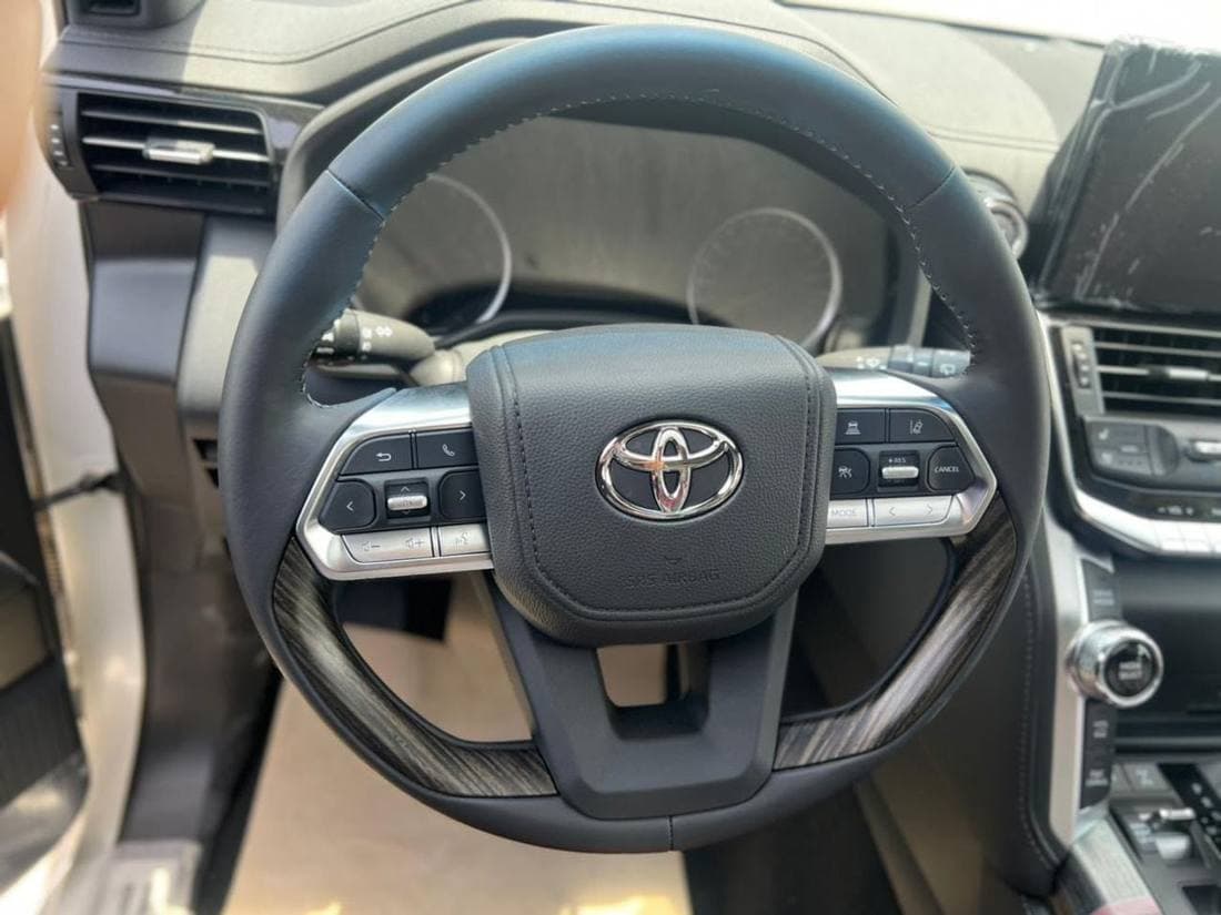 2024 Toyota Land Cruiser VXR thumbnail 8