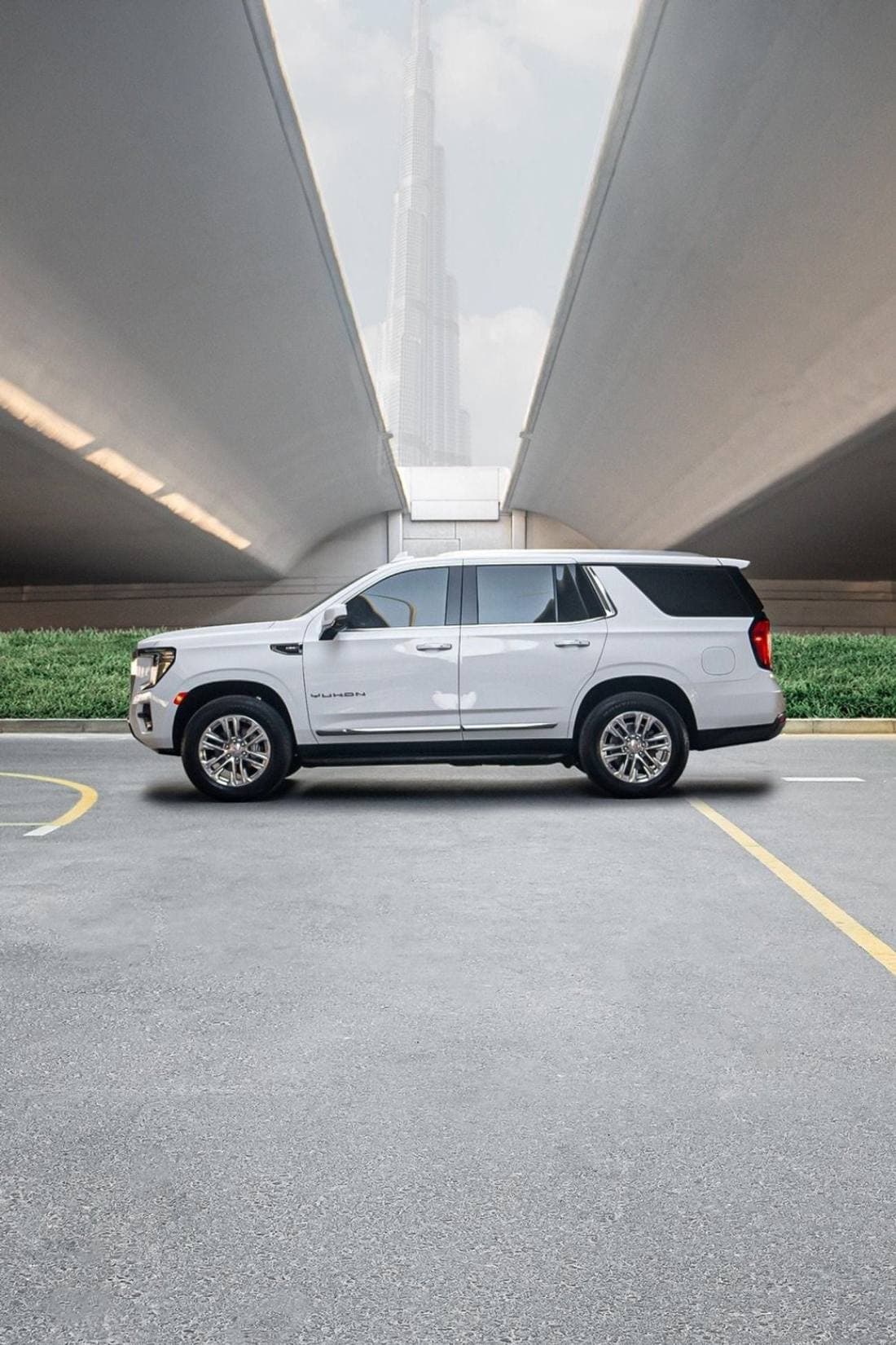 2023 GMC Yukon SLT thumbnail 2